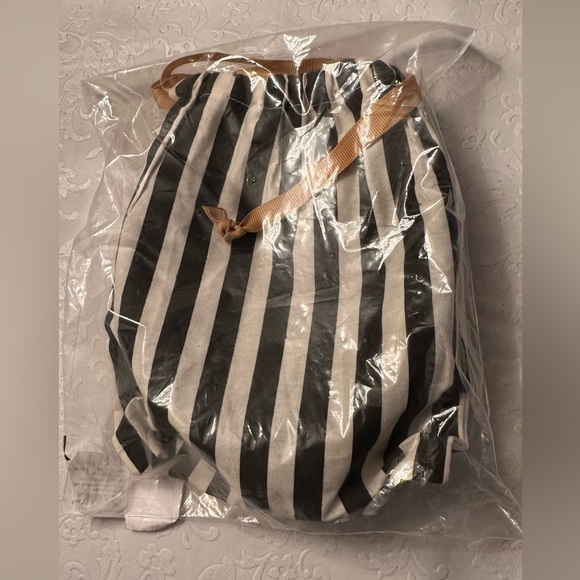 NWT Lele Sadoughi - Beaded Edge Knotted Headband Black White - Picture 2 of 3